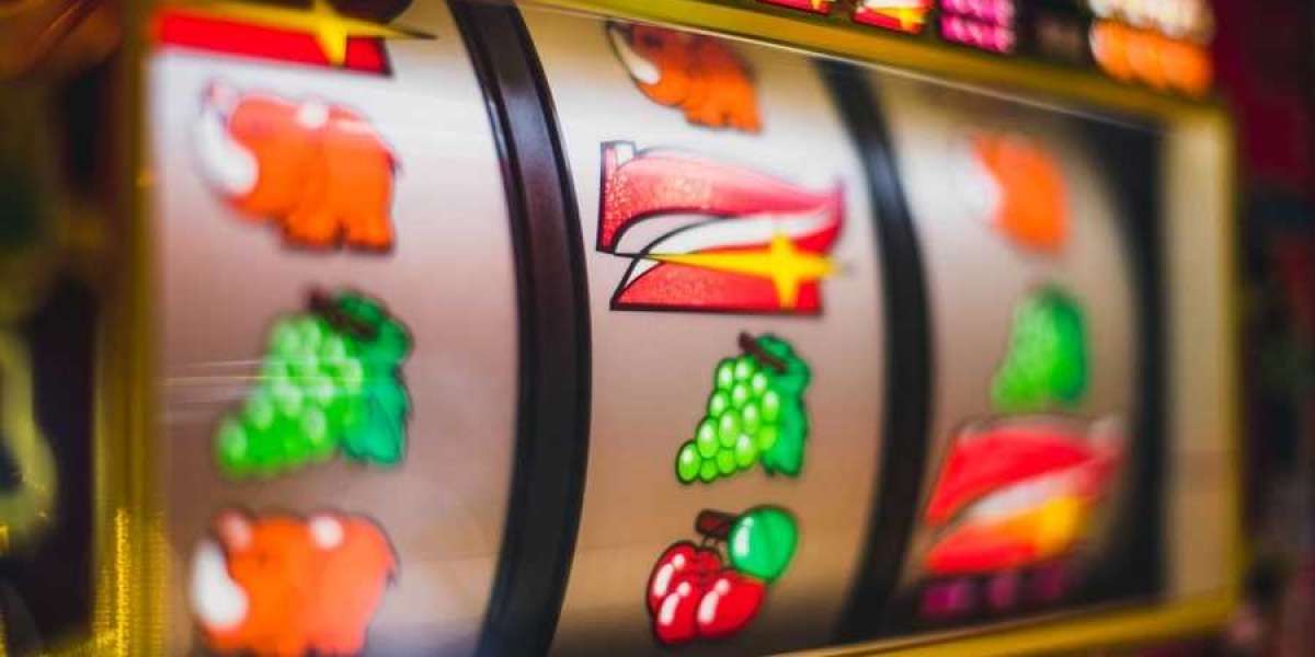 Mastering the Art of Playing Online Slots